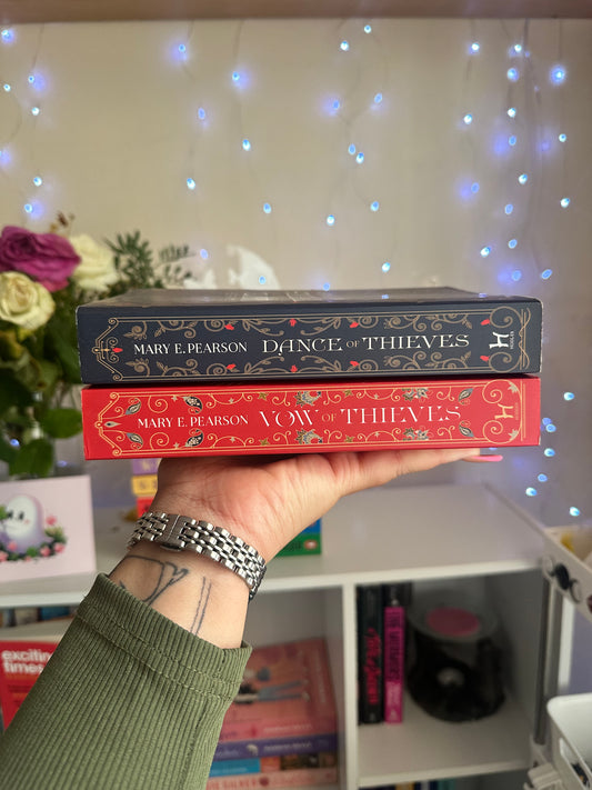Dance of Thieves Duology - Mary E Pearson